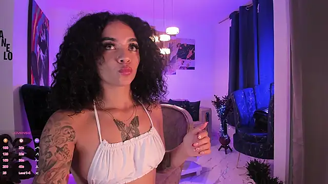 Snapshot of pretty_pettite chatting on 10, 12, 2024 pretty pettite online show from 10, 12, 2024