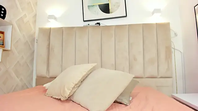 Anniie Queen online show from 13, 2, 2026