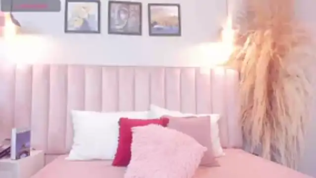 Alisson  Thompson online show from 15, 11, 2025