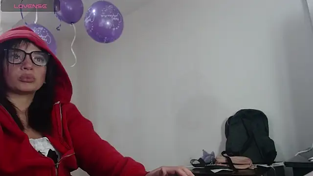 Snapshot of angelie_3 chatting on 4, 11, 2025 angelie 3 online show from 4, 11, 2025