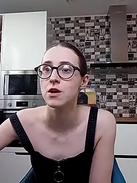 Snapshot of MartiniiSelenna chatting on 2, 2, 2025 MartiniiSelenna online show from 2, 2, 2025