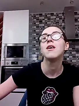 Snapshot of MartiniiSelenna chatting on 5, 2, 2025 MartiniiSelenna online show from 5, 2, 2025