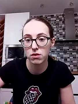 Snapshot of MartiniiSelenna chatting on 8, 2, 2025 MartiniiSelenna online show from 8, 2, 2025