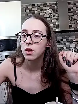 Snapshot of MartiniiSelenna chatting on 10, 2, 2025 MartiniiSelenna online show from 10, 2, 2025