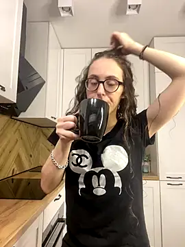 Snapshot of MartiniiSelenna chatting on 5, 11, 2025 MartiniiSelenna online show from 5, 11, 2025