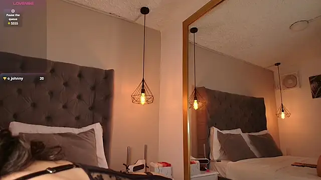 Snapshot of AngelinaRoss_ chatting on 27, 2, 2025 AngelinaRoss online show from 27, 2, 2025