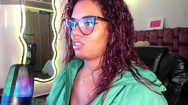 ladyrd1 online show from 7, 1, 2025