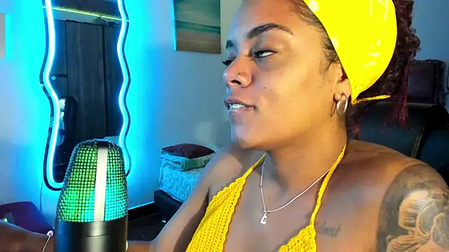 ladyrd1 online show from 30, 1, 2025