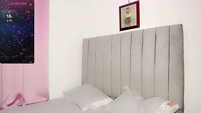 Snapshot of Jimmenna_ chatting on 8, 1, 2025 Jimmenna online show from 8, 1, 2025