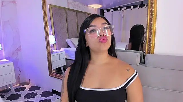 MarianaGarciaa   online show from 11, 2, 2025