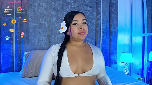 Snapshot of MarianaGarciaa__ chatting on 25, 11, 2025 MarianaGarciaa online show from 25, 11, 2025