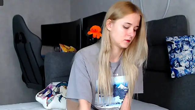 Snapshot of CassidyKiss chatting on 17, 10, 2025 CassidyKiss online show from 17, 10, 2025