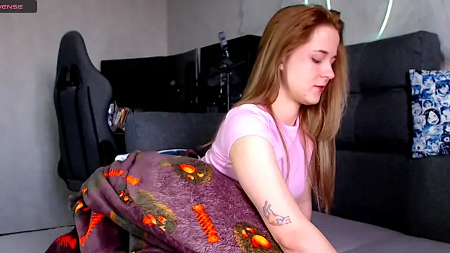 Snapshot of CassidyKiss chatting on 30, 10, 2025 CassidyKiss online show from 30, 10, 2025