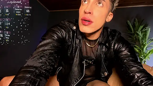 Snapshot of Angel_Snowhotxxx chatting on 9, 11, 2025 Angel Snowhotxxx online show from 9, 11, 2025