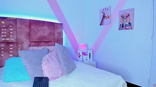 isabella whiithe online show from 20, 2, 2025