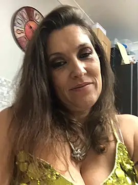 Lwhite1 online show from 15, 12, 2024