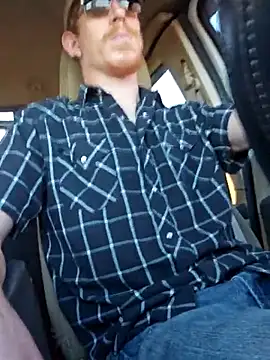 Snapshot of REDHAMMER_ chatting on 11, 11, 2025 REDHAMMER online show from 11, 11, 2025