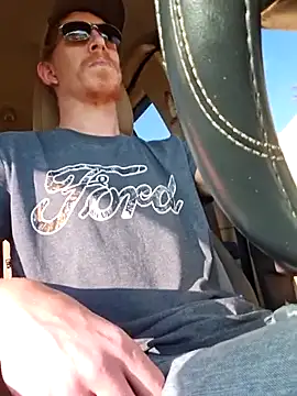 Snapshot of REDHAMMER_ chatting on 12, 11, 2025 REDHAMMER online show from 12, 11, 2025