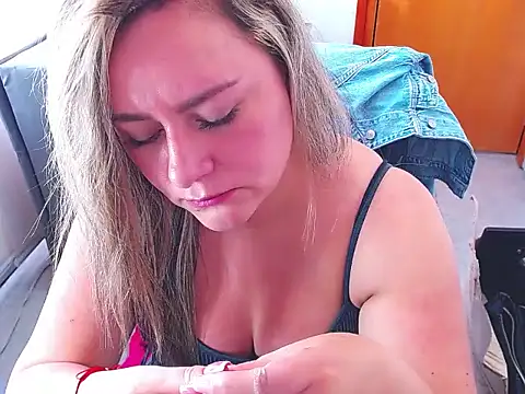 KikaxLove online show from 1, 4, 2026