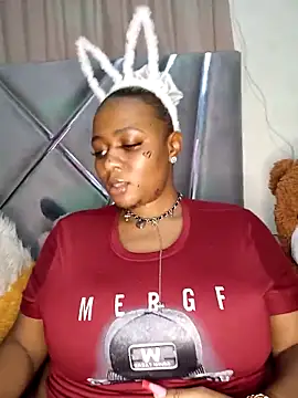 Snapshot of CocoBootyyy chatting on 7, 11, 2025 CocoBootyyy online show from 7, 11, 2025