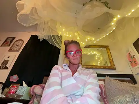 vixendoll87 online show from 3, 3, 2025