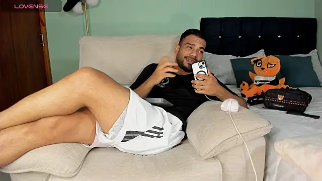 Snapshot of Neganhot_ chatting on 12, 11, 2025 Neganhot online show from 12, 11, 2025