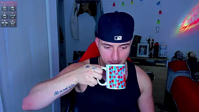 Snapshot of liam_oficial02 chatting on 16, 12, 2024 liam oficial02 online show from 16, 12, 2024