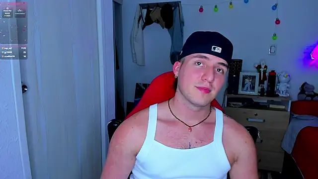 Snapshot of liam_oficial02 chatting on 19, 12, 2024 liam oficial02 online show from 19, 12, 2024