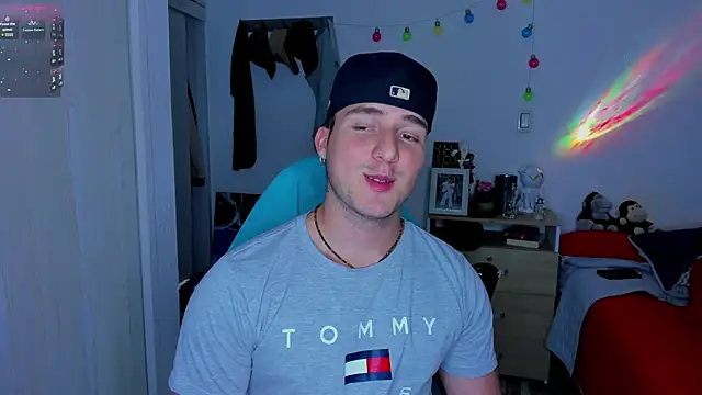 Snapshot of liam_oficial02 chatting on 12, 1, 2025 liam oficial02 online show from 12, 1, 2025