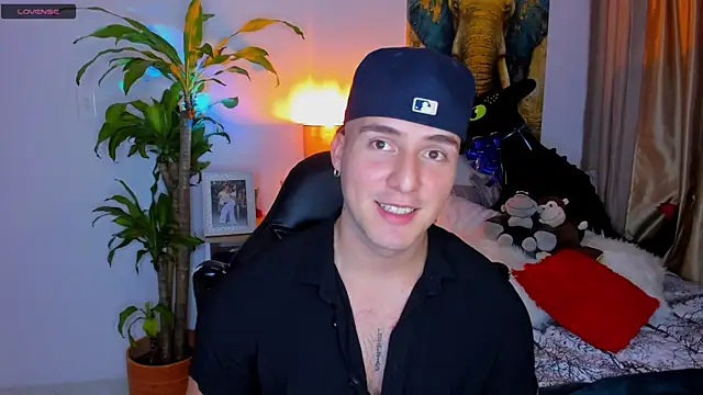 Snapshot of liam_oficial02 chatting on 6, 2, 2025 liam oficial02 online show from 6, 2, 2025