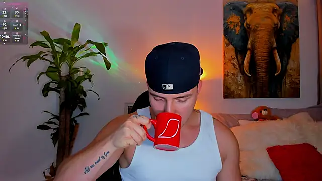 Snapshot of liam_oficial02 chatting on 8, 3, 2025 liam oficial02 online show from 8, 3, 2025