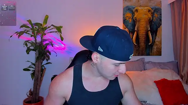 Snapshot of liam_oficial02 chatting on 23, 3, 2025 liam oficial02 online show from 23, 3, 2025