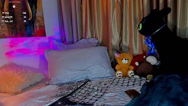 Snapshot of liam_oficial02 chatting on 12, 9, 2025 liam oficial02 online show from 12, 9, 2025