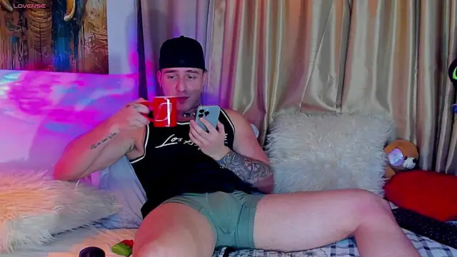 Snapshot of liam_oficial02 chatting on 16, 9, 2025 liam oficial02 online show from 16, 9, 2025