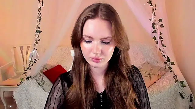 Snapshot of MishkaMe chatting on 21, 10, 2025 MishkaMe online show from 21, 10, 2025