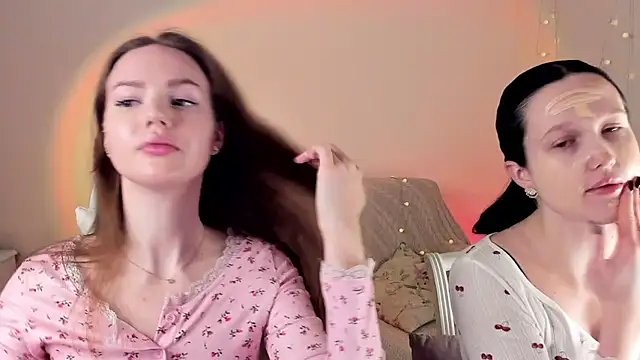 Snapshot of MishkaMe chatting on 27, 11, 2025 MishkaMe online show from 27, 11, 2025