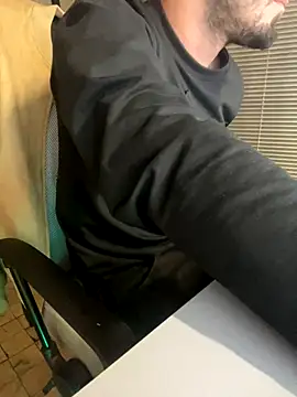 Snapshot of giorgakaci69 chatting on 27, 11, 2025 giorgakaci69 online show from 27, 11, 2025