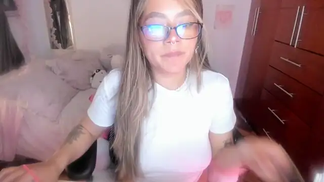 Snapshot of StephaniFox chatting on 13, 2, 2026 StephaniFox online show from 13, 2, 2026