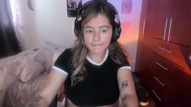 Snapshot of StephaniFox chatting on 2, 3, 2026 StephaniFox online show from 2, 3, 2026