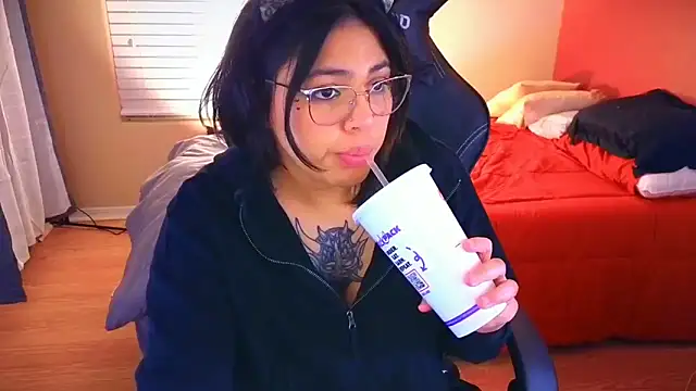 miacanela xo online show from 11, 1, 2025