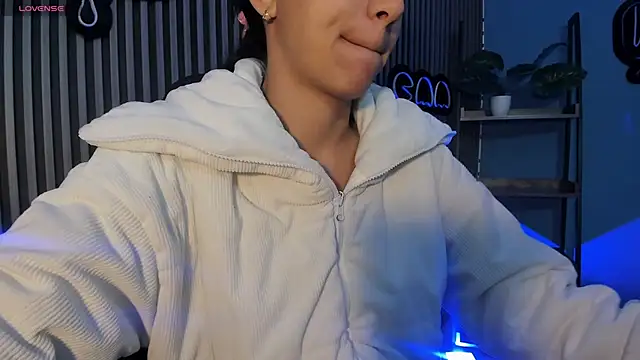 Tamaraakins online show from 2, 2, 2026