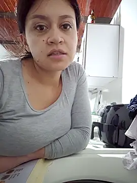 Snapshot of lombarlana-89 chatting on 8, 11, 2025 lombarlana-89 online show from 8, 11, 2025