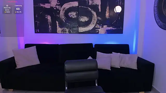NicoleSanz  online show from 28, 1, 2025