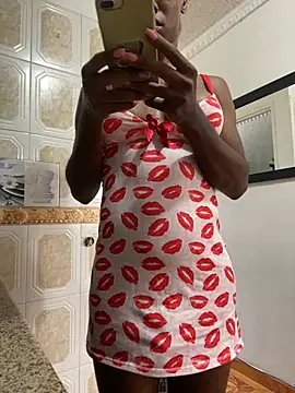 sweetsarabig22cm online show from 5, 1, 2025