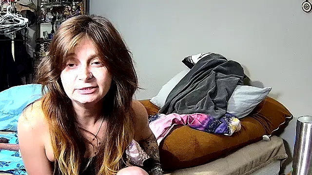 ZeelaXoXo online show from 1, 2, 2026