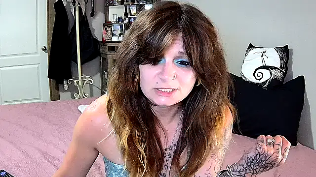 Snapshot of ZeelaXoXo chatting on 5, 4, 2026 ZeelaXoXo online show from 5, 4, 2026