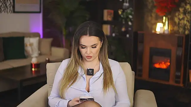 EvaSunderland online show from 13, 1, 2025