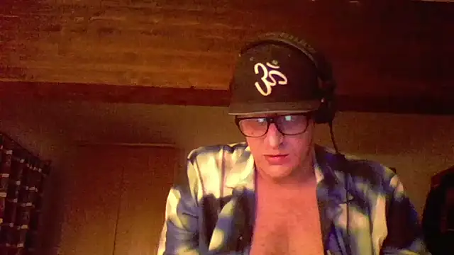 Bigthroaterboy online show from 2, 1, 2025