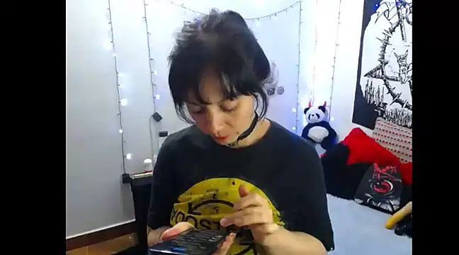 lili peach online show from 26, 1, 2025