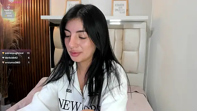 ANTONELLA  ROUSE  online show from 20, 12, 2024